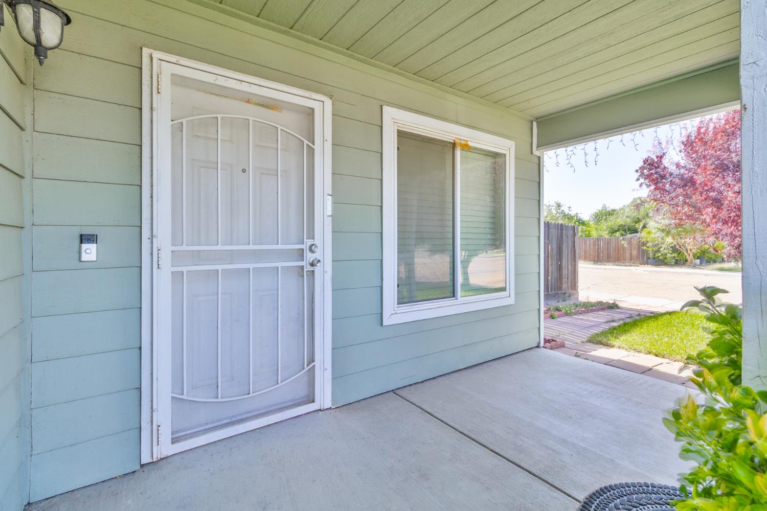 2584 S Roughrider Ave, Fresno, CA 93725