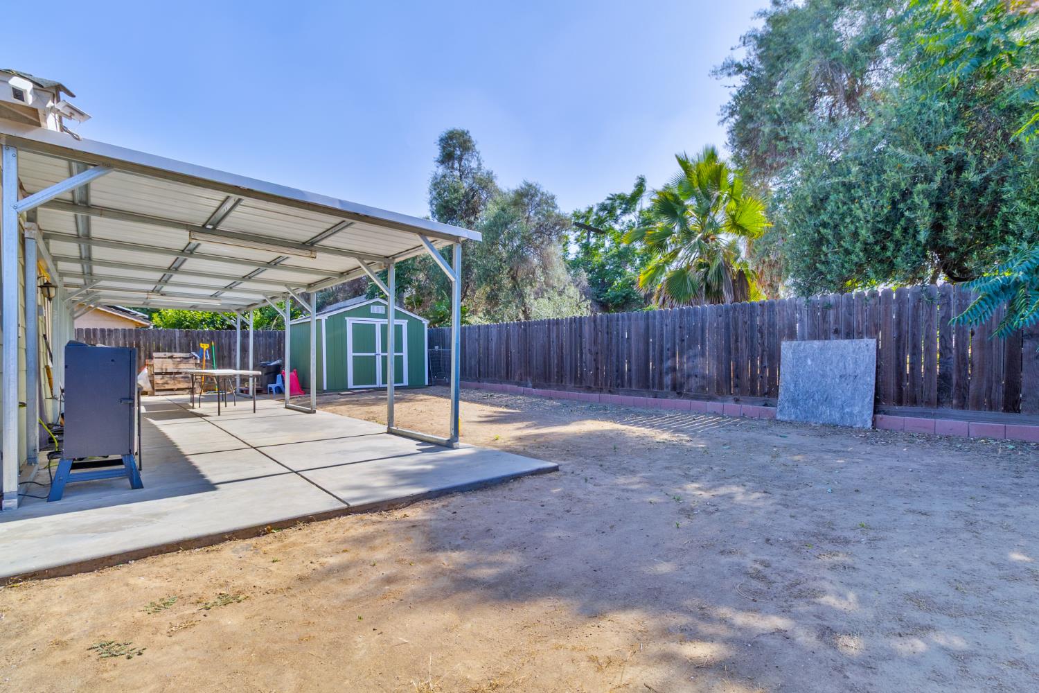 2584 S Roughrider Ave, Fresno, CA 93725