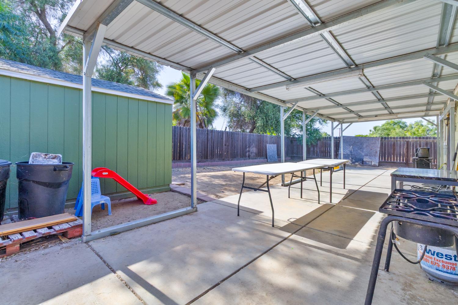 2584 S Roughrider Ave, Fresno, CA 93725