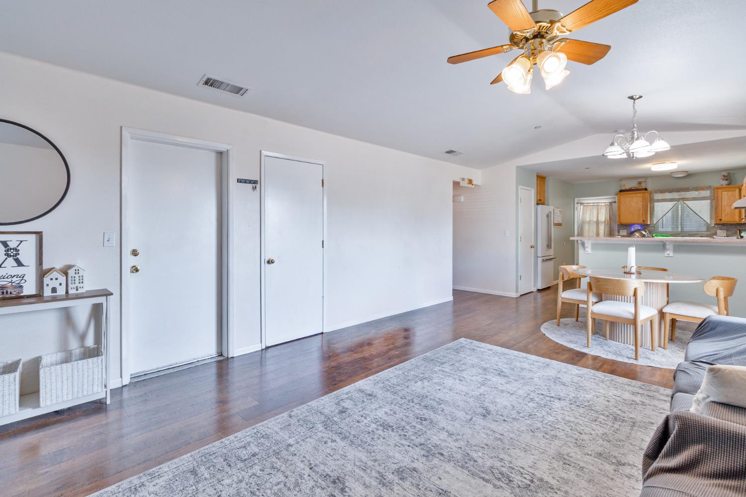 2584 S Roughrider Ave, Fresno, CA 93725