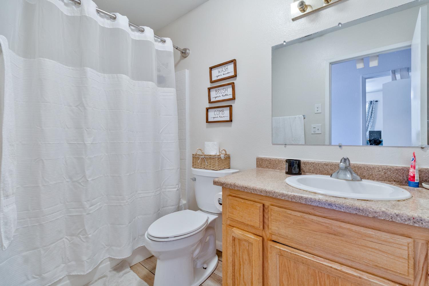 2584 S Roughrider Ave, Fresno, CA 93725