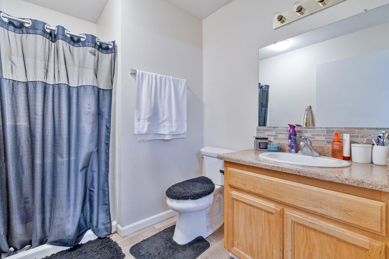 2584 S Roughrider Ave, Fresno, CA 93725