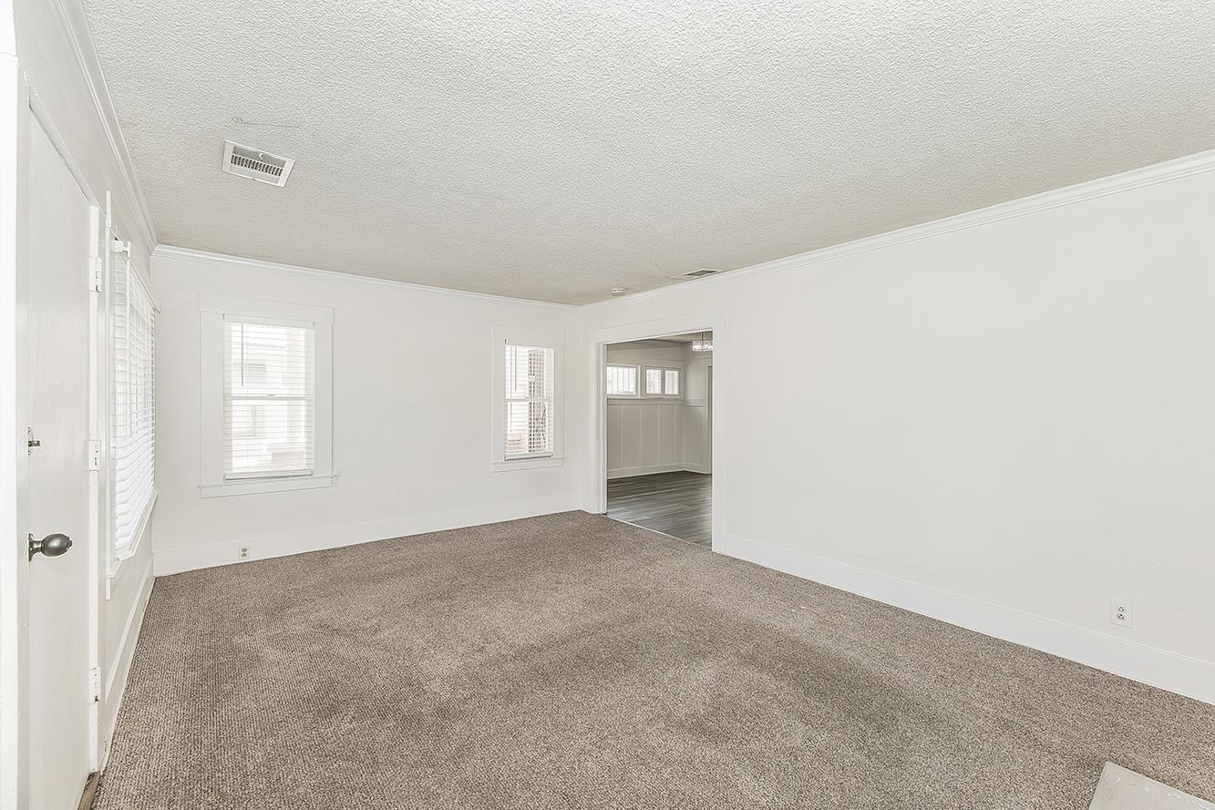 630 E Dudley Ave, Fresno, CA 93728