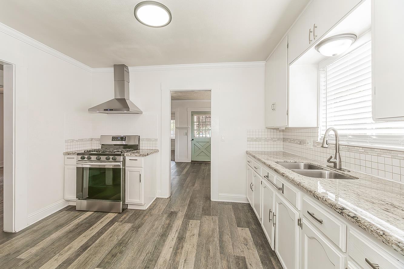 630 E Dudley Ave, Fresno, CA 93728