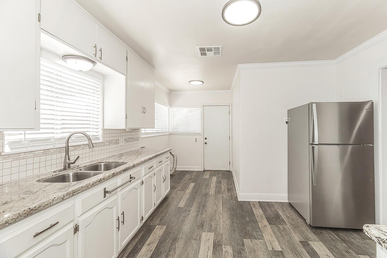 630 E Dudley Ave, Fresno, CA 93728
