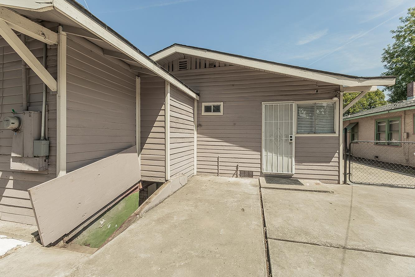 630 E Dudley Ave, Fresno, CA 93728