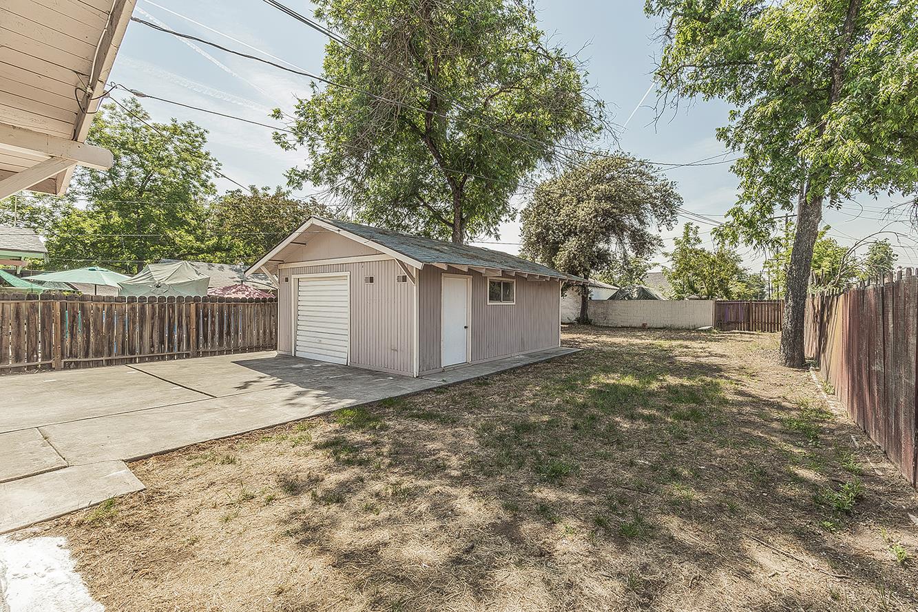 630 E Dudley Ave, Fresno, CA 93728