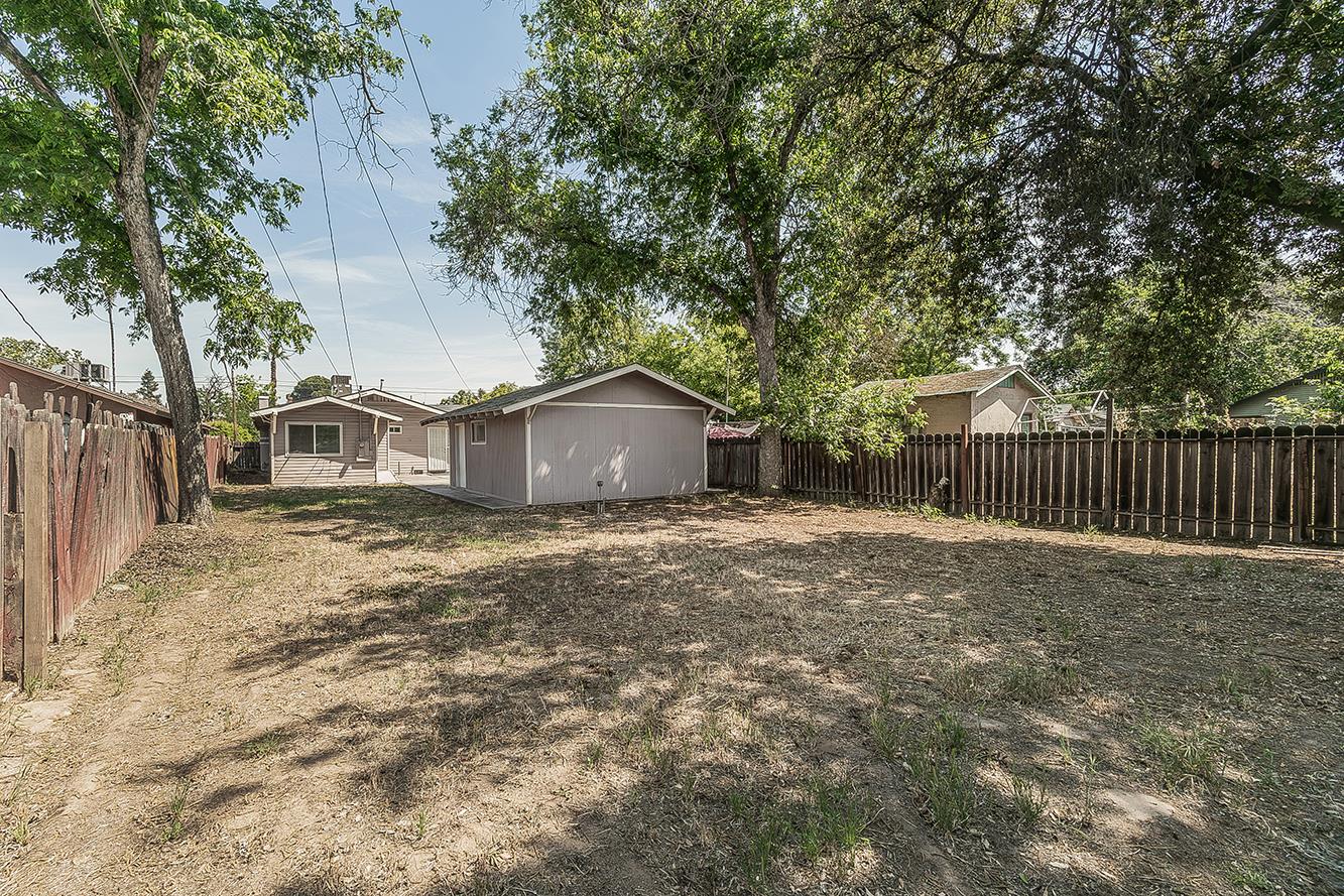 630 E Dudley Ave, Fresno, CA 93728