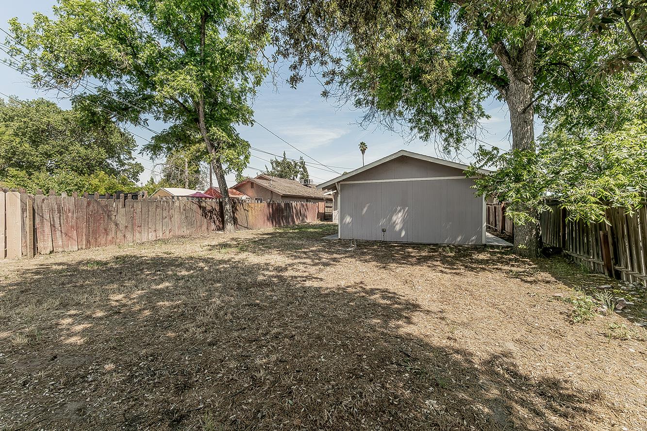 630 E Dudley Ave, Fresno, CA 93728