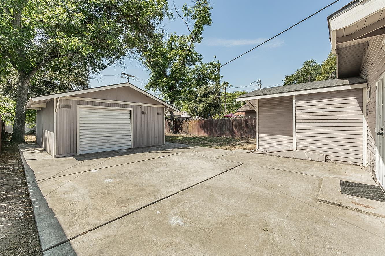 630 E Dudley Ave, Fresno, CA 93728