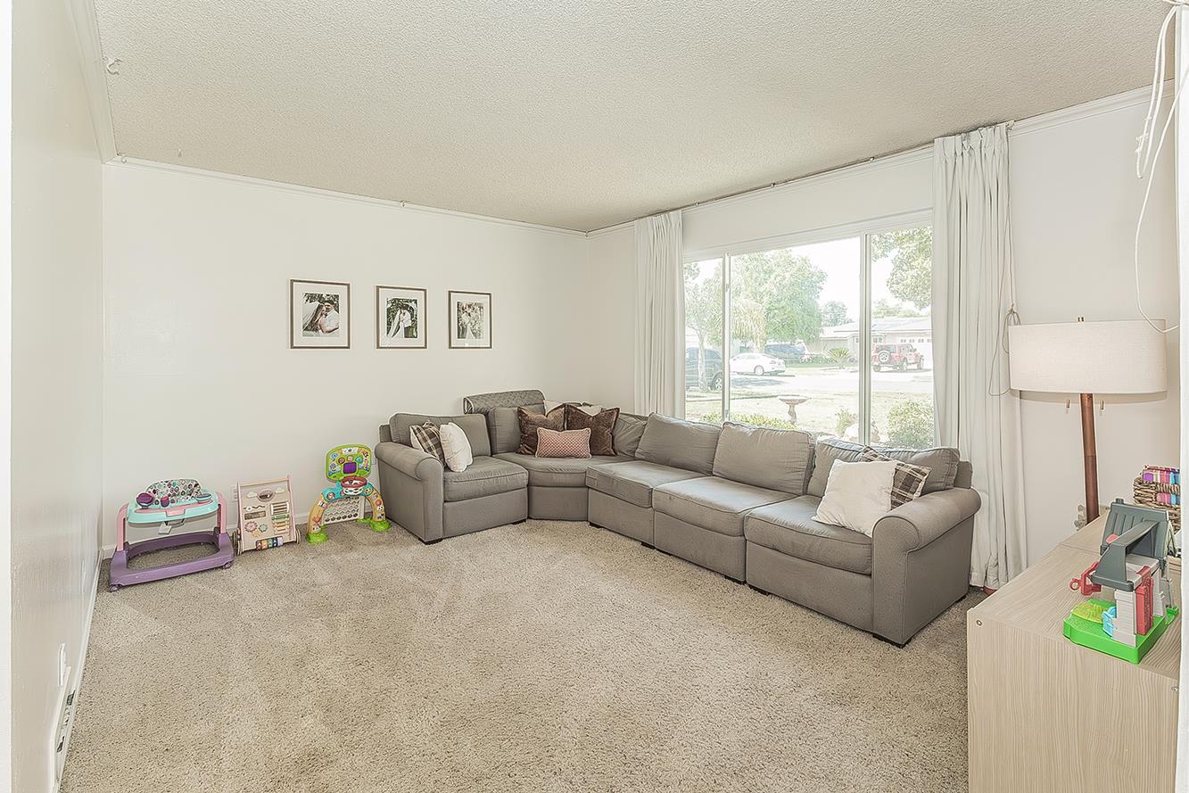 4888 E Rialto Ave, Fresno, CA 93726