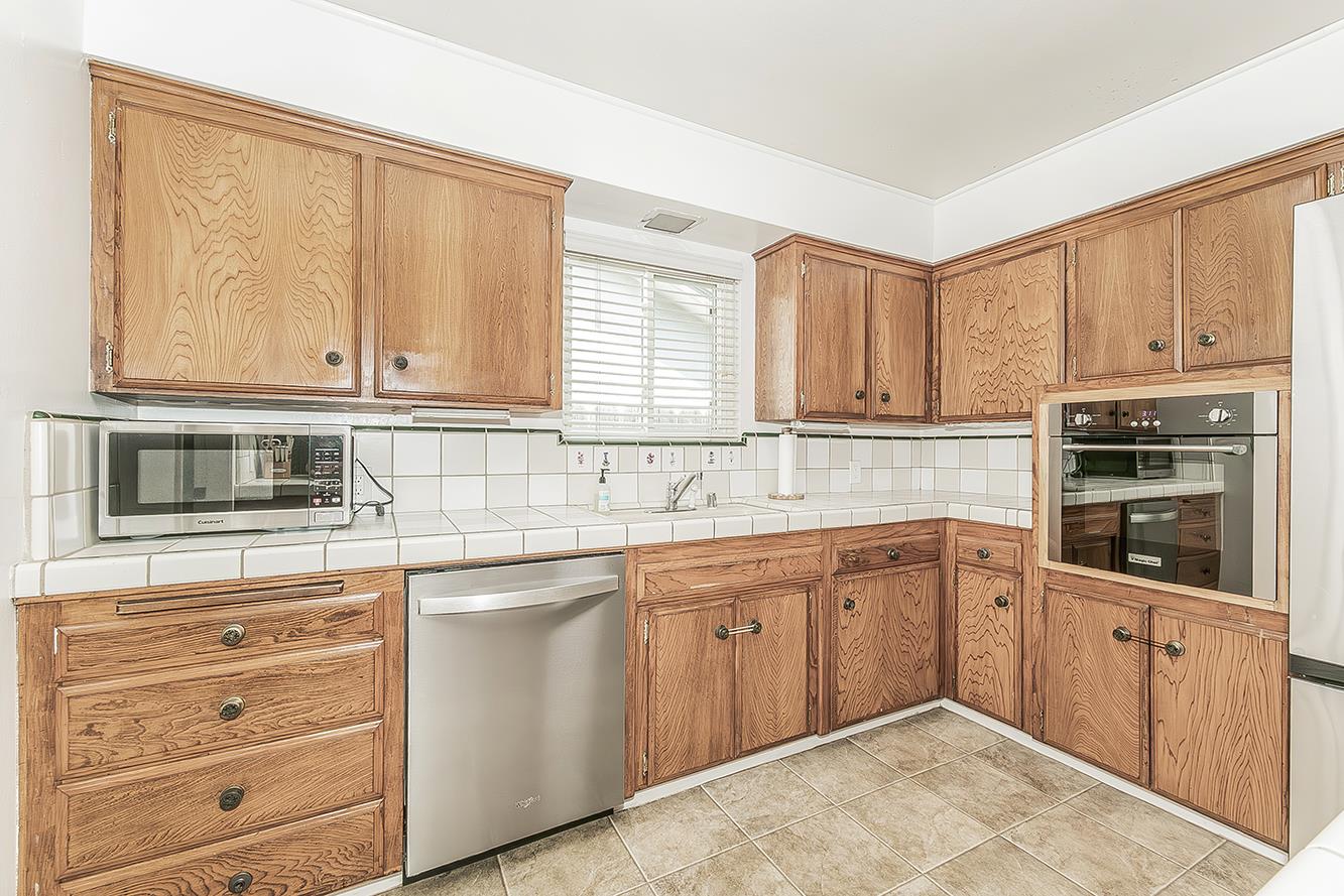 4888 E Rialto Ave, Fresno, CA 93726