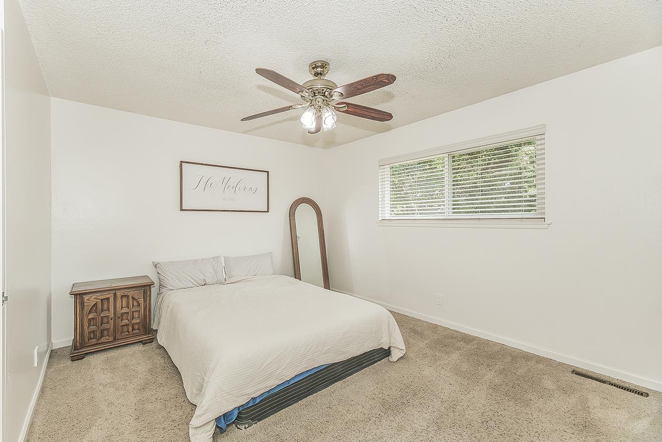 4888 E Rialto Ave, Fresno, CA 93726