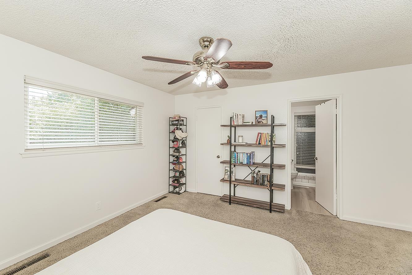 4888 E Rialto Ave, Fresno, CA 93726