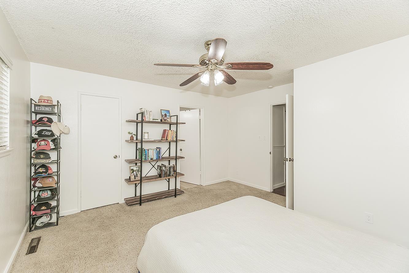 4888 E Rialto Ave, Fresno, CA 93726