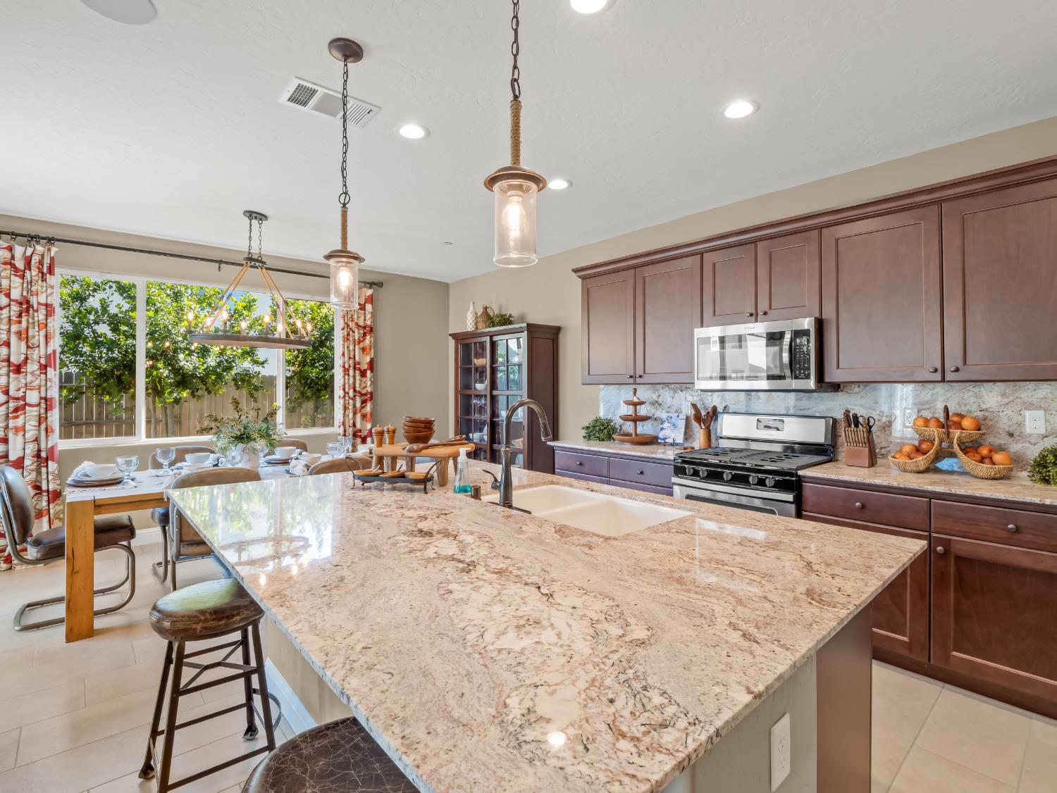 6421 W Indianapolis Ave, Fresno, CA 93723