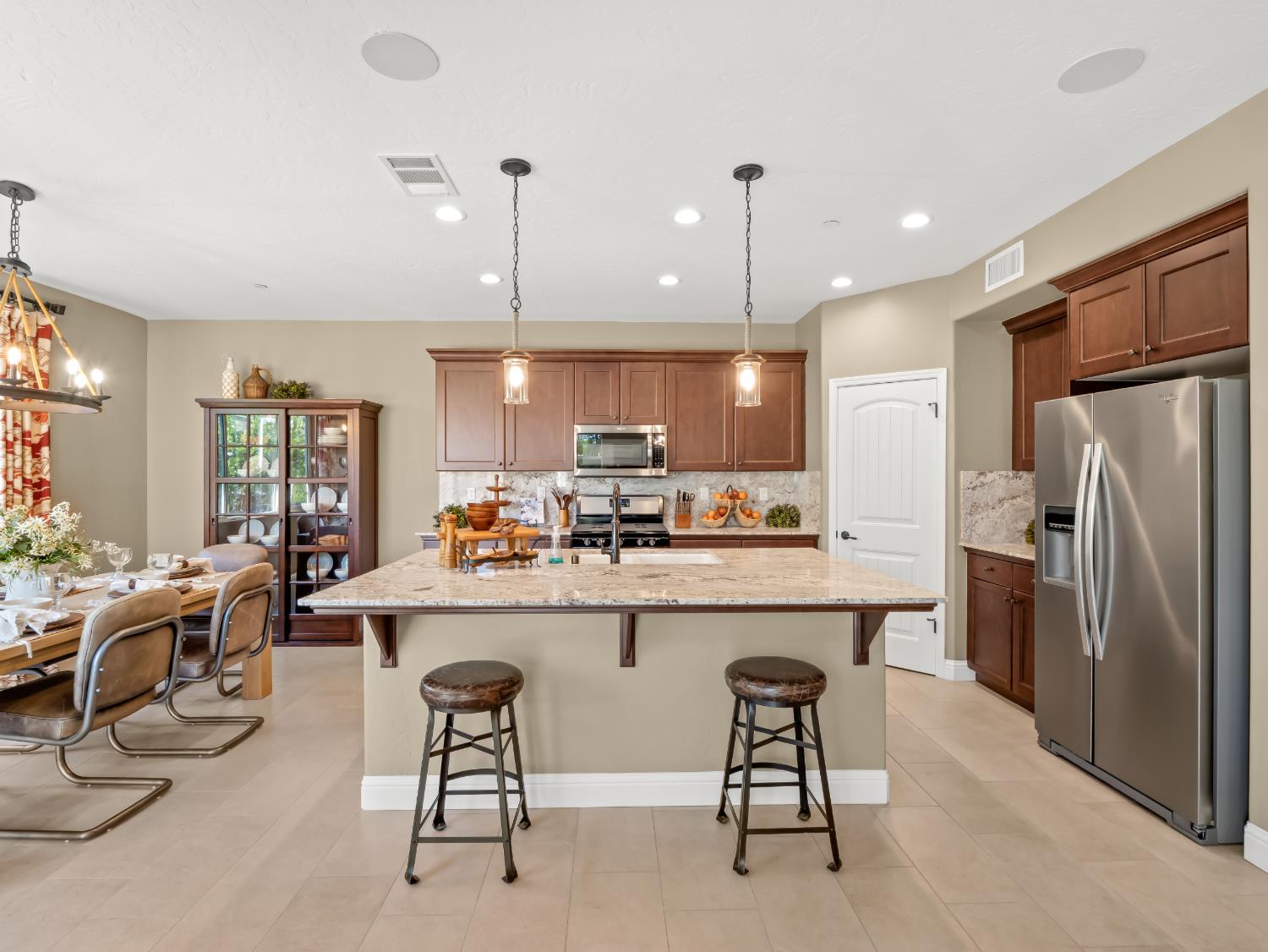 6421 W Indianapolis Ave, Fresno, CA 93723