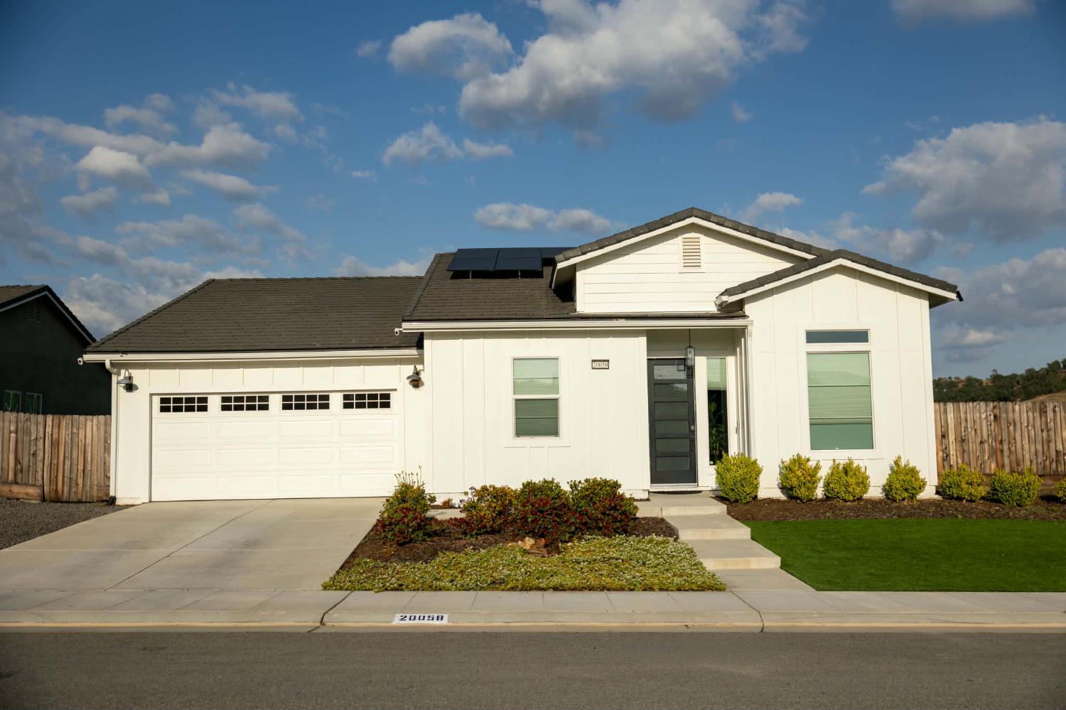20058 Sunset Dr, Friant, CA 93626