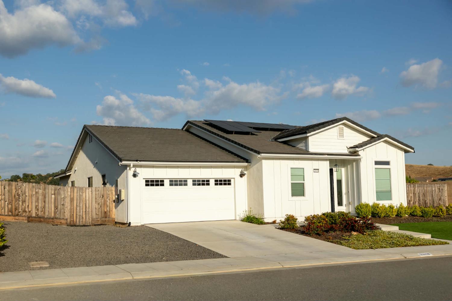 20058 Sunset Dr, Friant, CA 93626
