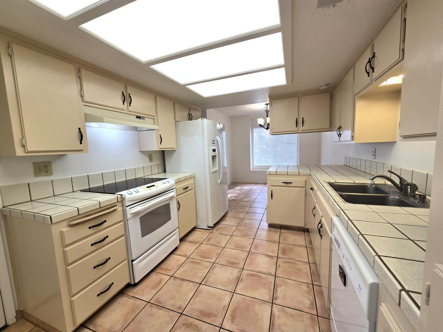 1416 Plymouth Rock Way, Clovis, CA 93612