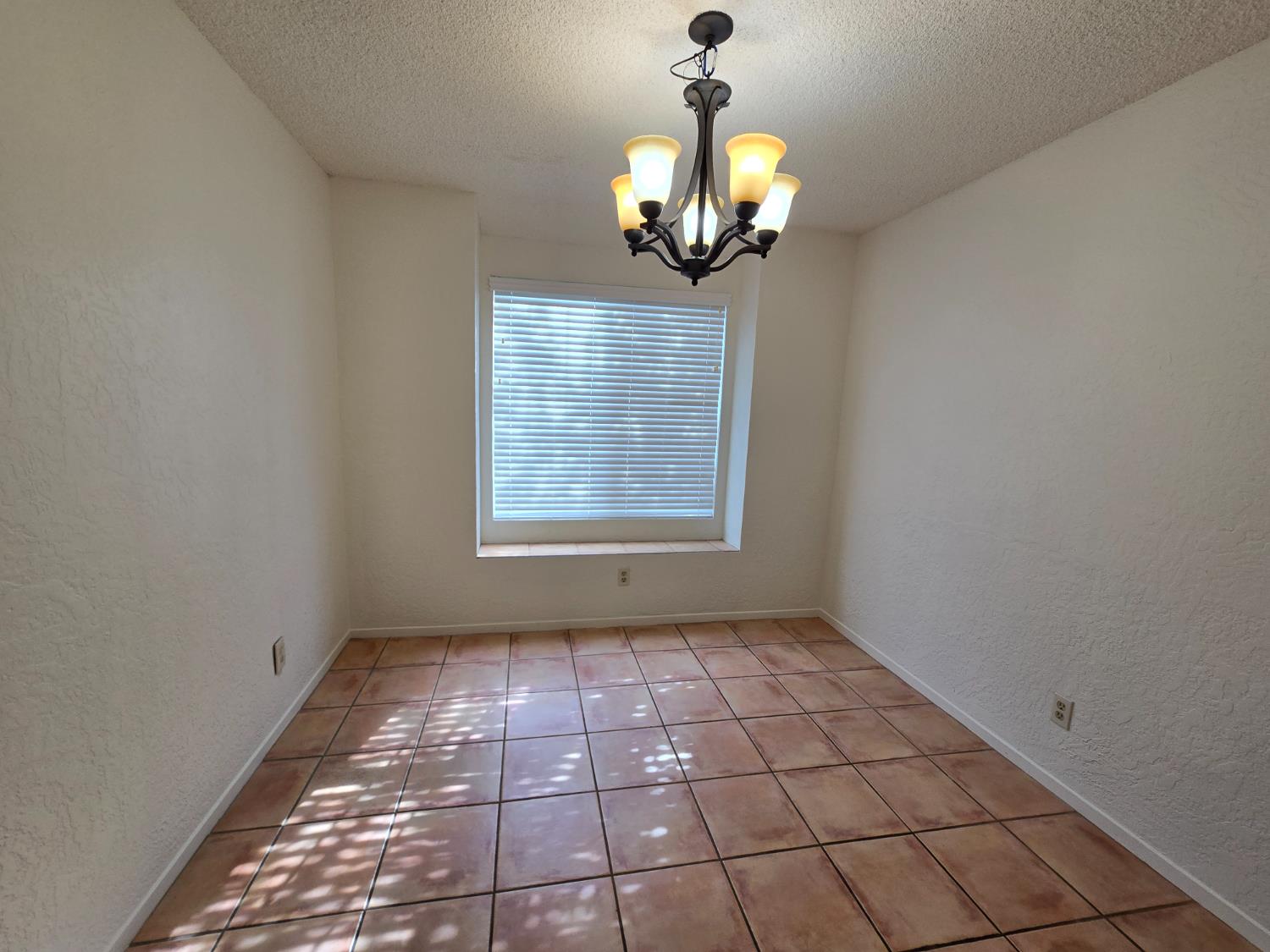 1416 Plymouth Rock Way, Clovis, CA 93612