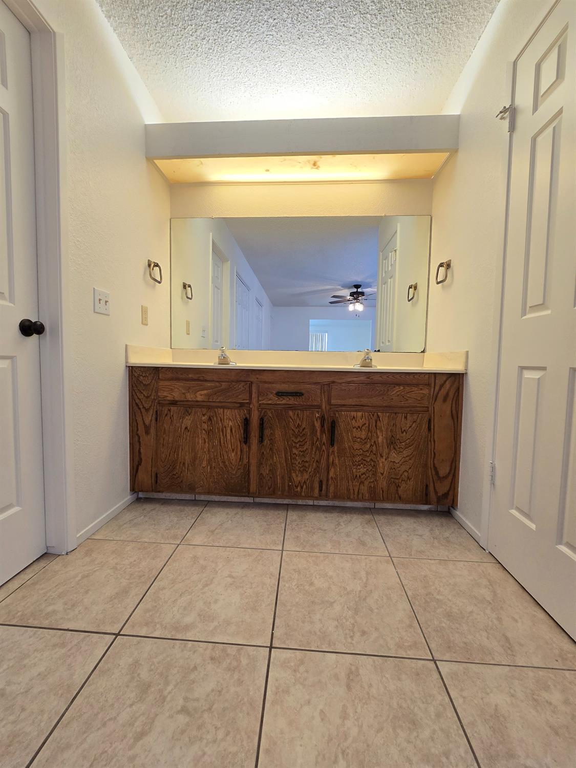 1416 Plymouth Rock Way, Clovis, CA 93612