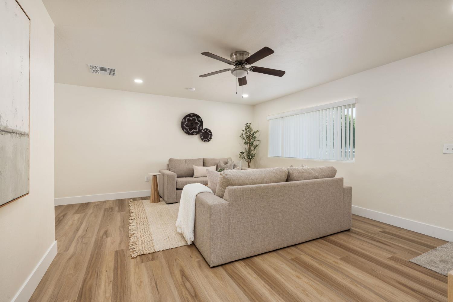 6662 N Effie St, Fresno, CA 93710