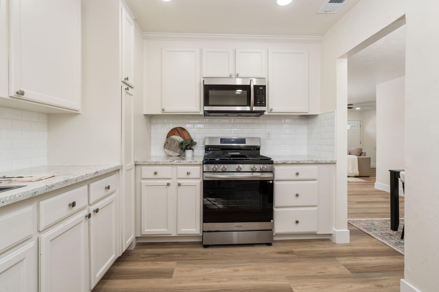 6662 N Effie St, Fresno, CA 93710