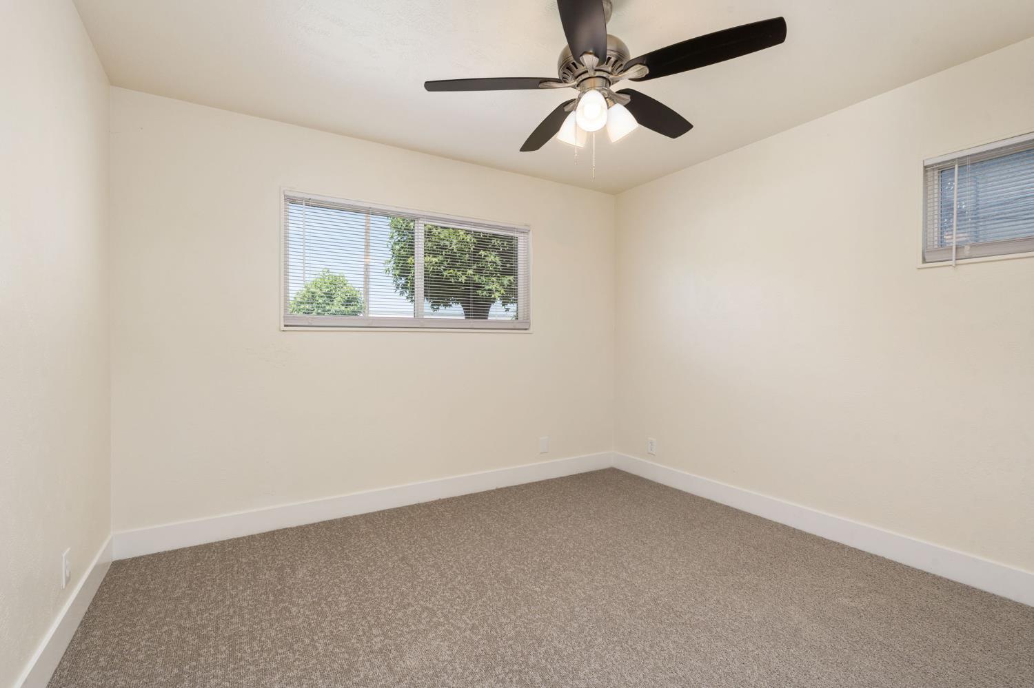 6662 N Effie St, Fresno, CA 93710