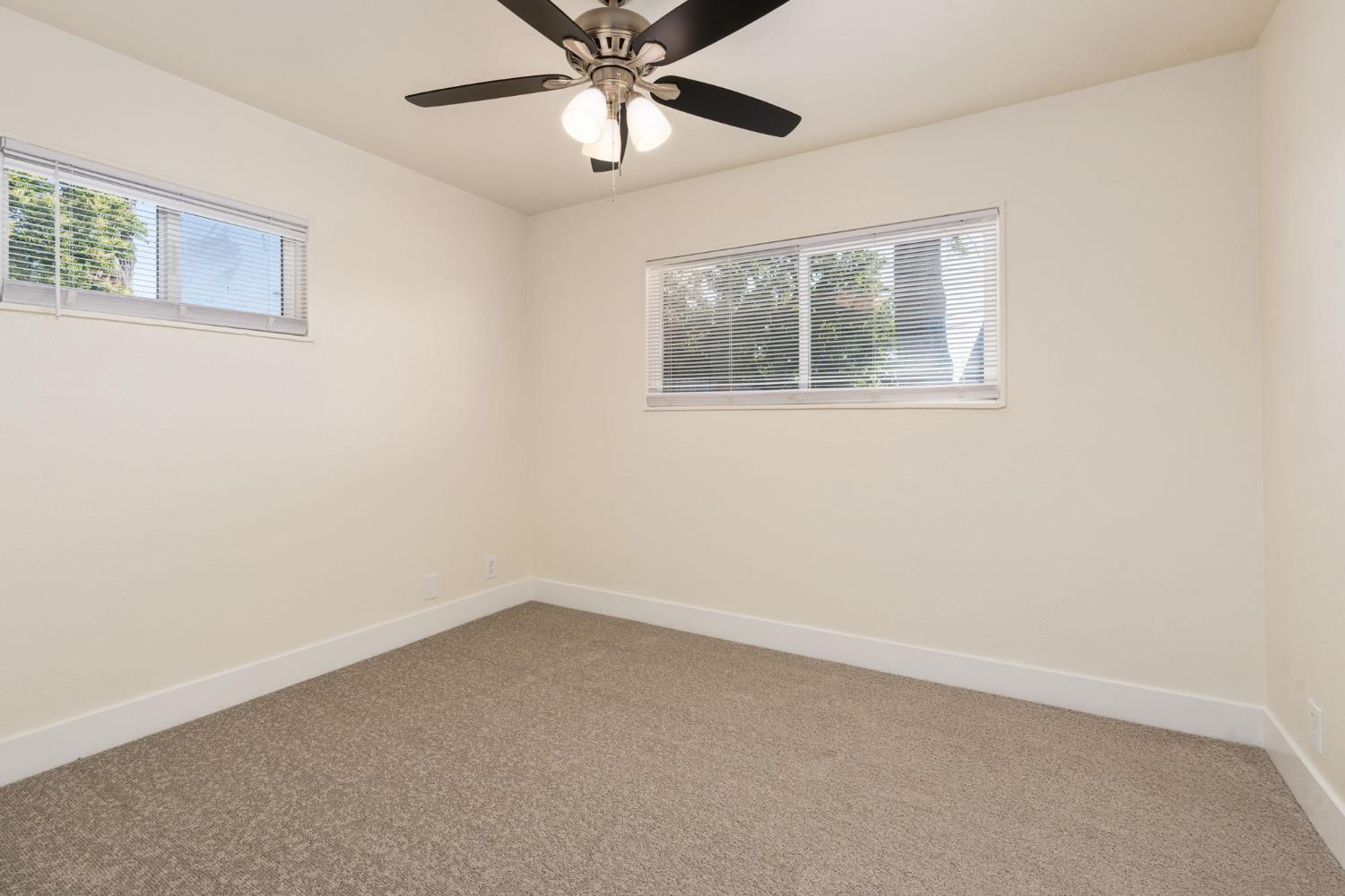 6662 N Effie St, Fresno, CA 93710