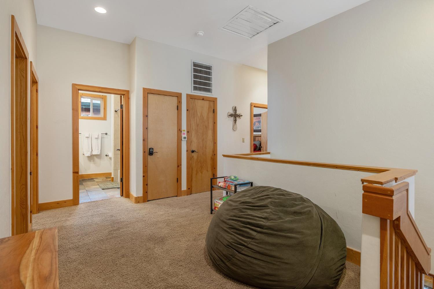 40838 Village Pass Ln, Shaver Lake, CA 93664