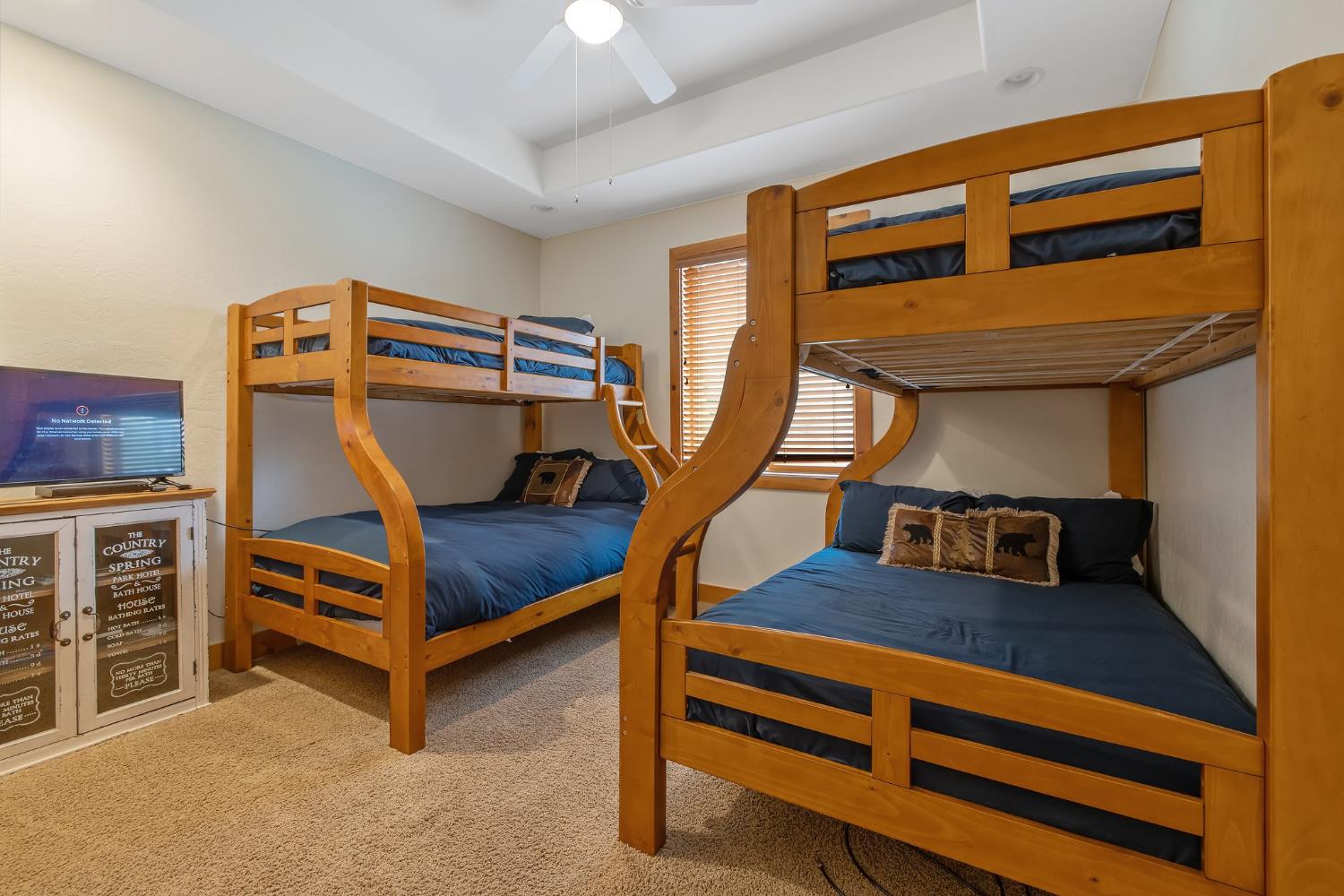 40838 Village Pass Ln, Shaver Lake, CA 93664