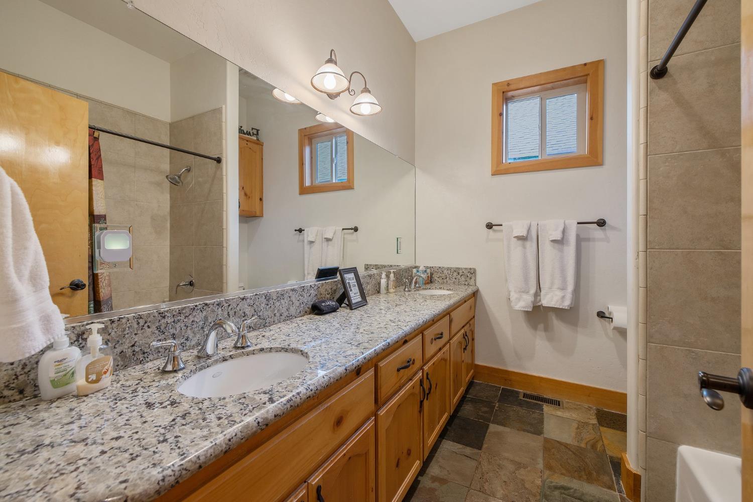 40838 Village Pass Ln, Shaver Lake, CA 93664