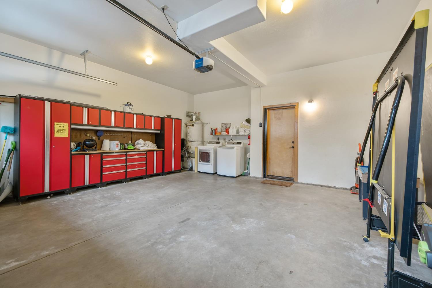 40838 Village Pass Ln, Shaver Lake, CA 93664