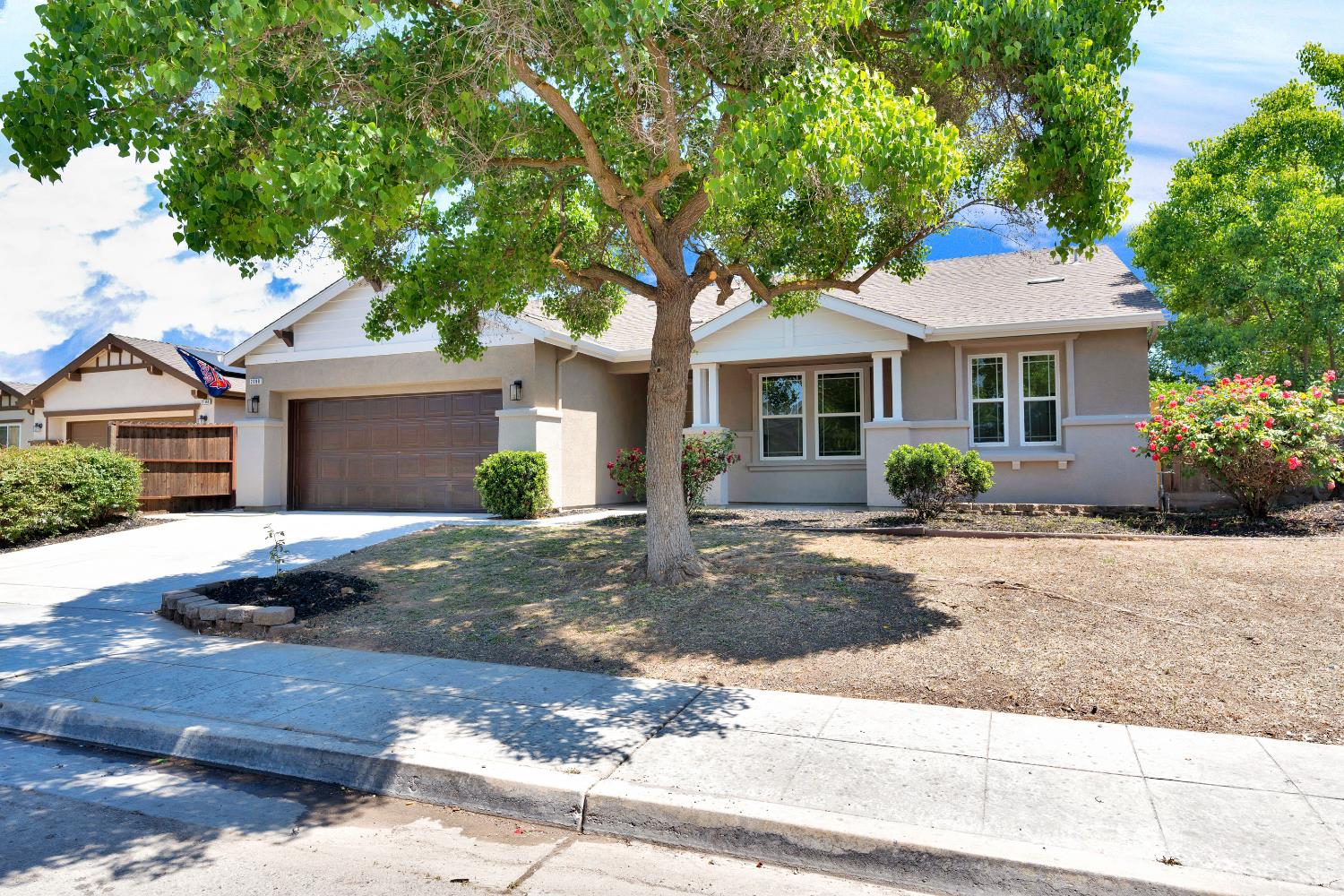 2090 N Delbert Ave, Fresno, CA 93722