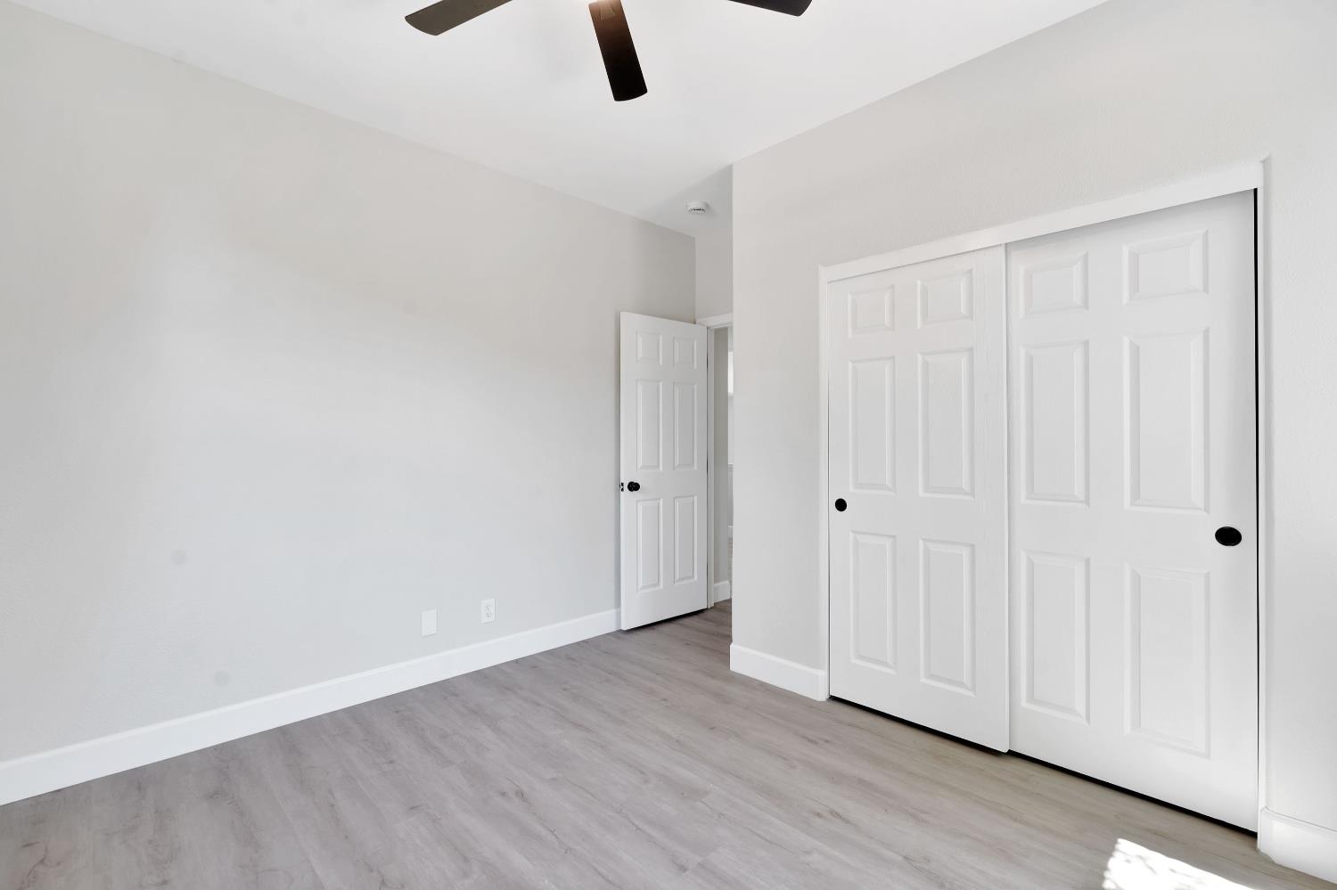 2090 N Delbert Ave, Fresno, CA 93722