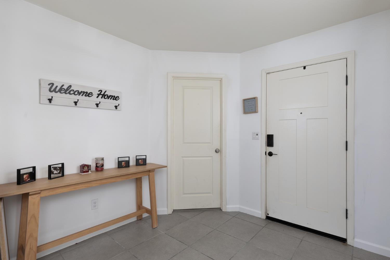 332 E Porter Ave, Visalia, CA 93291