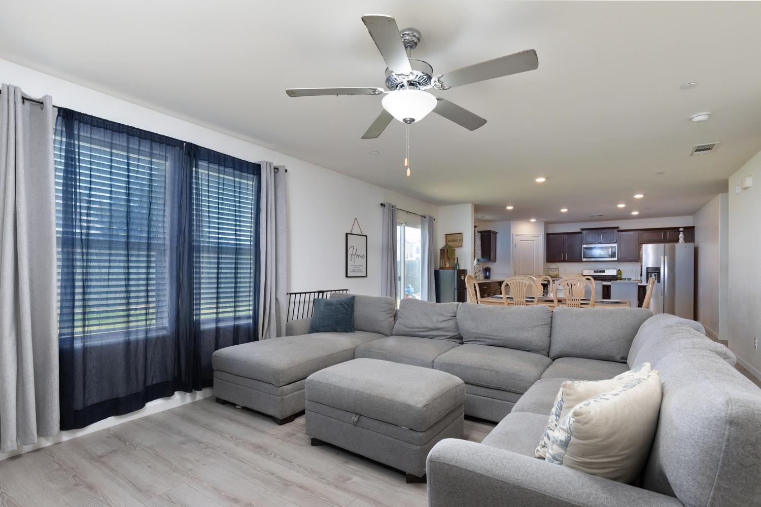 332 E Porter Ave, Visalia, CA 93291