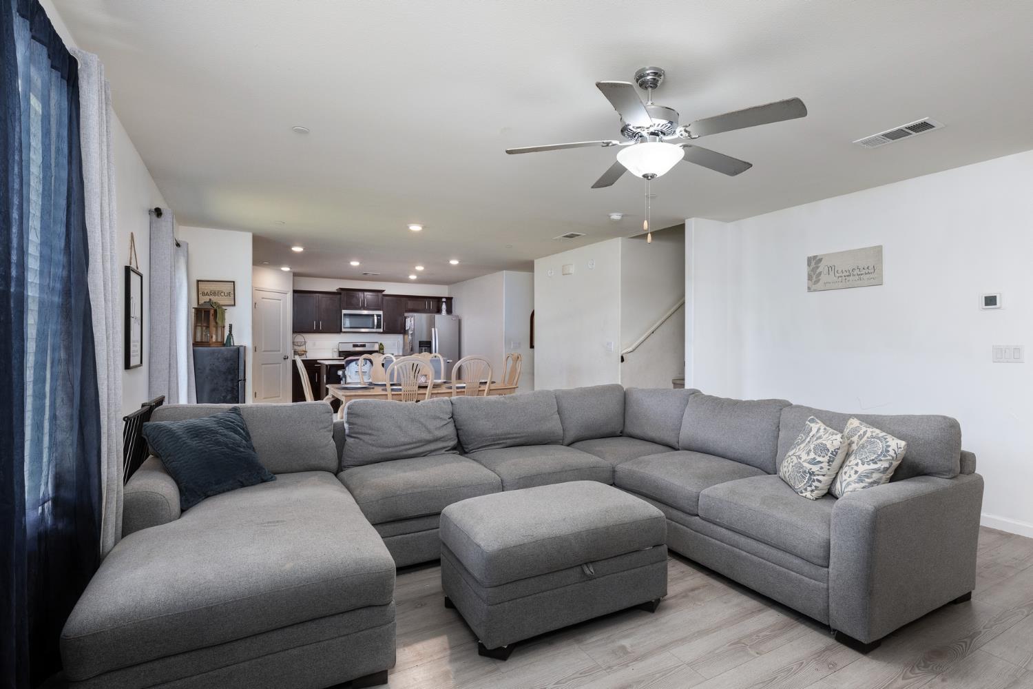 332 E Porter Ave, Visalia, CA 93291
