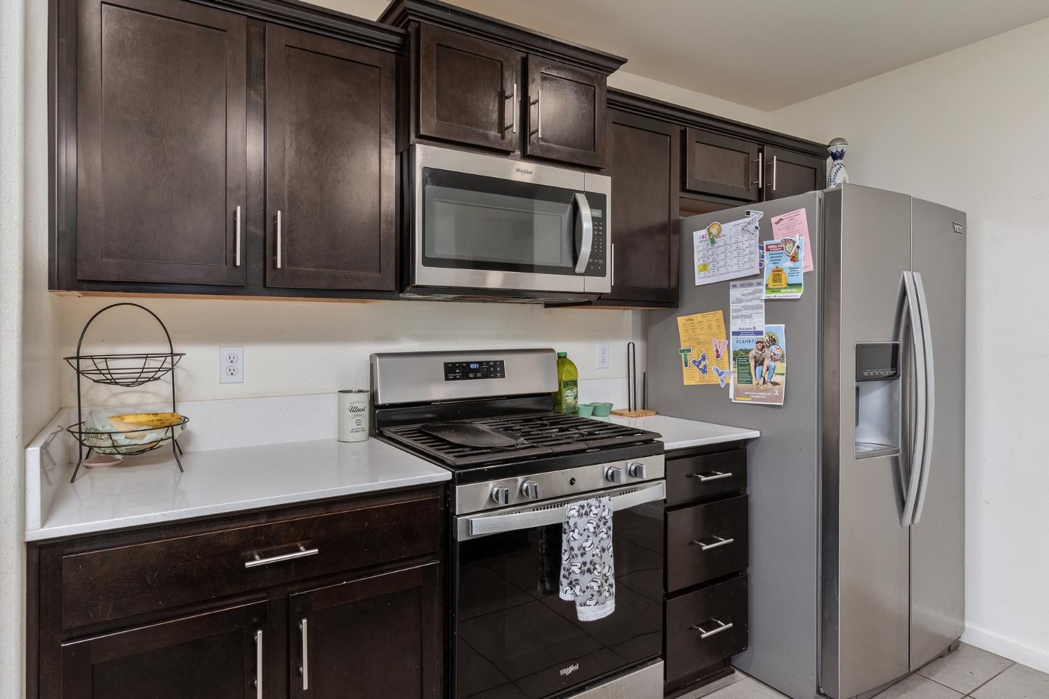 332 E Porter Ave, Visalia, CA 93291