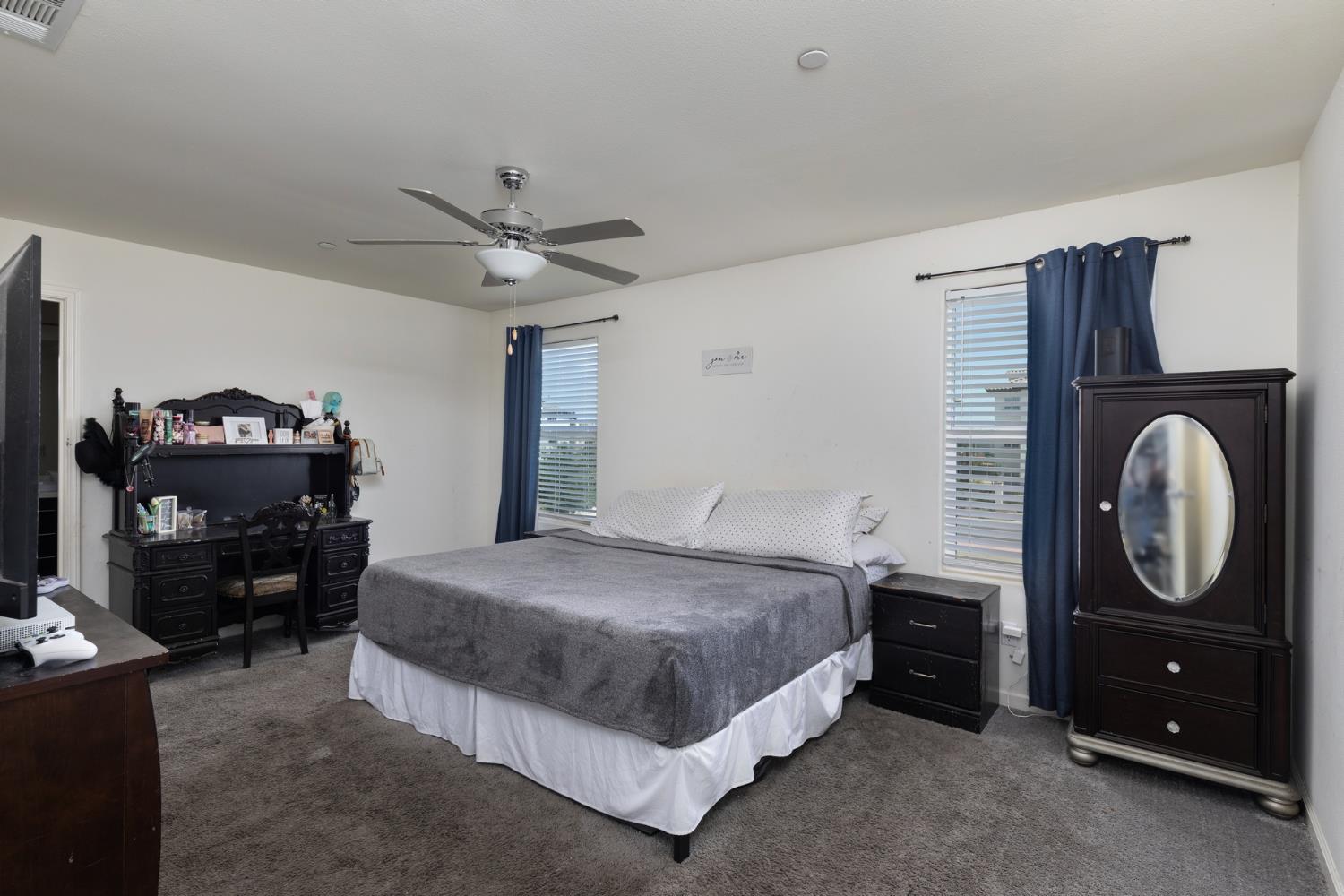 332 E Porter Ave, Visalia, CA 93291