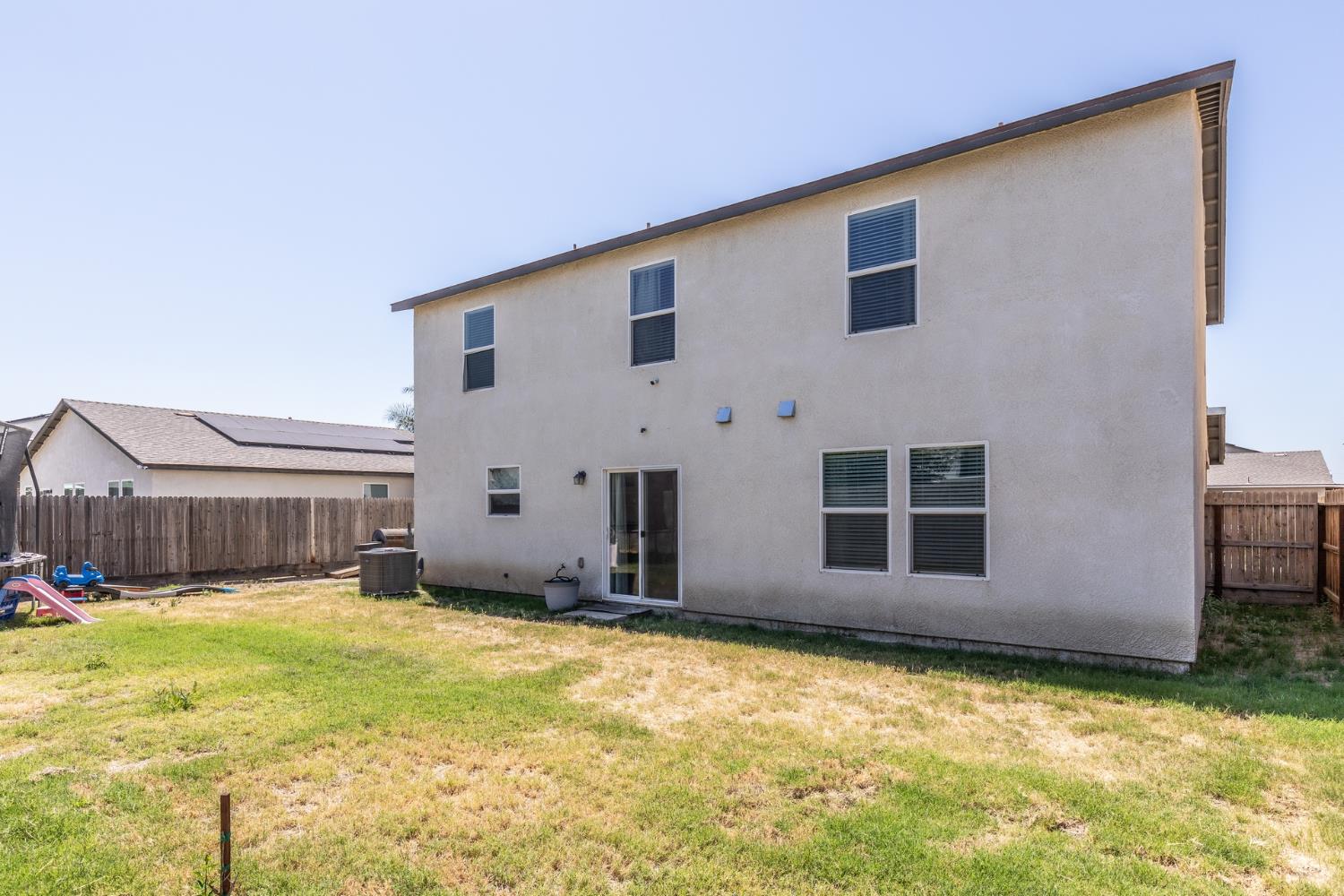 332 E Porter Ave, Visalia, CA 93291