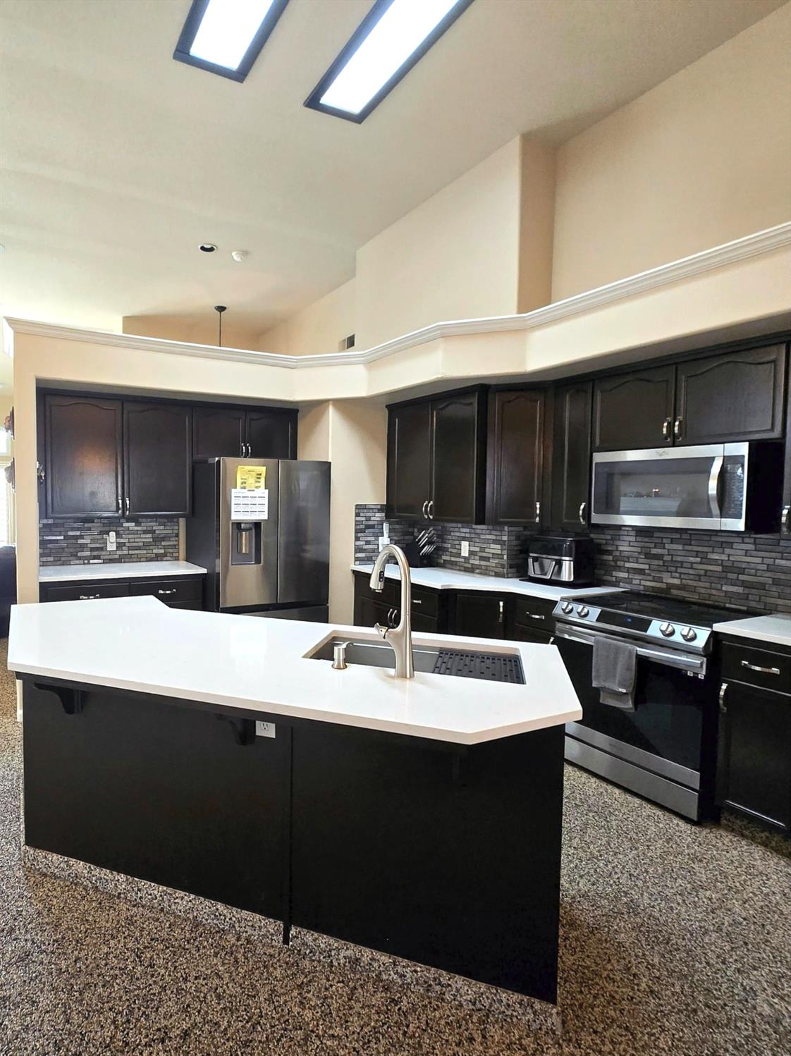 2230 E Ryan Ave, Fresno, CA 93720