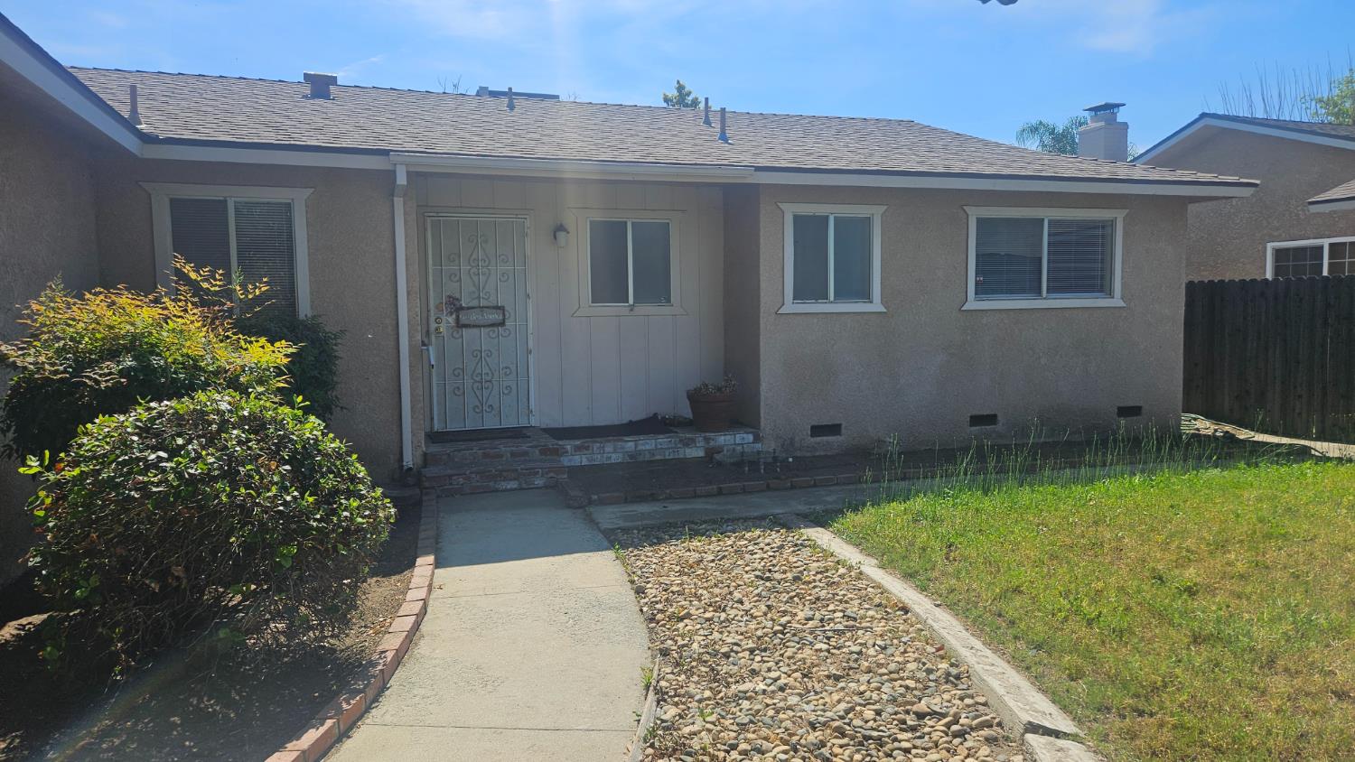92 W Gettysburg Ave, Clovis, CA 93612