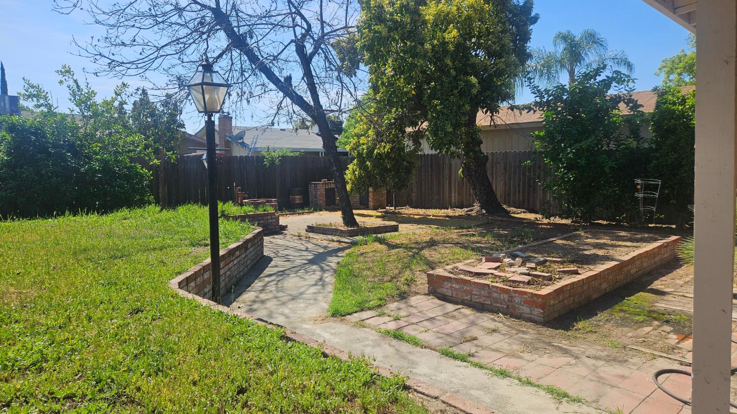 92 W Gettysburg Ave, Clovis, CA 93612