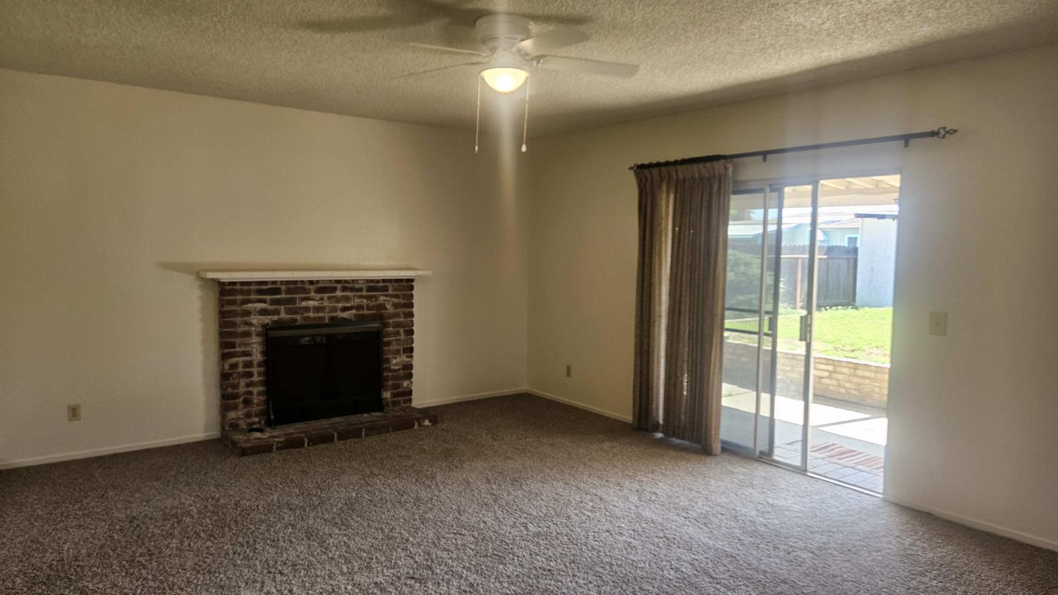 92 W Gettysburg Ave, Clovis, CA 93612