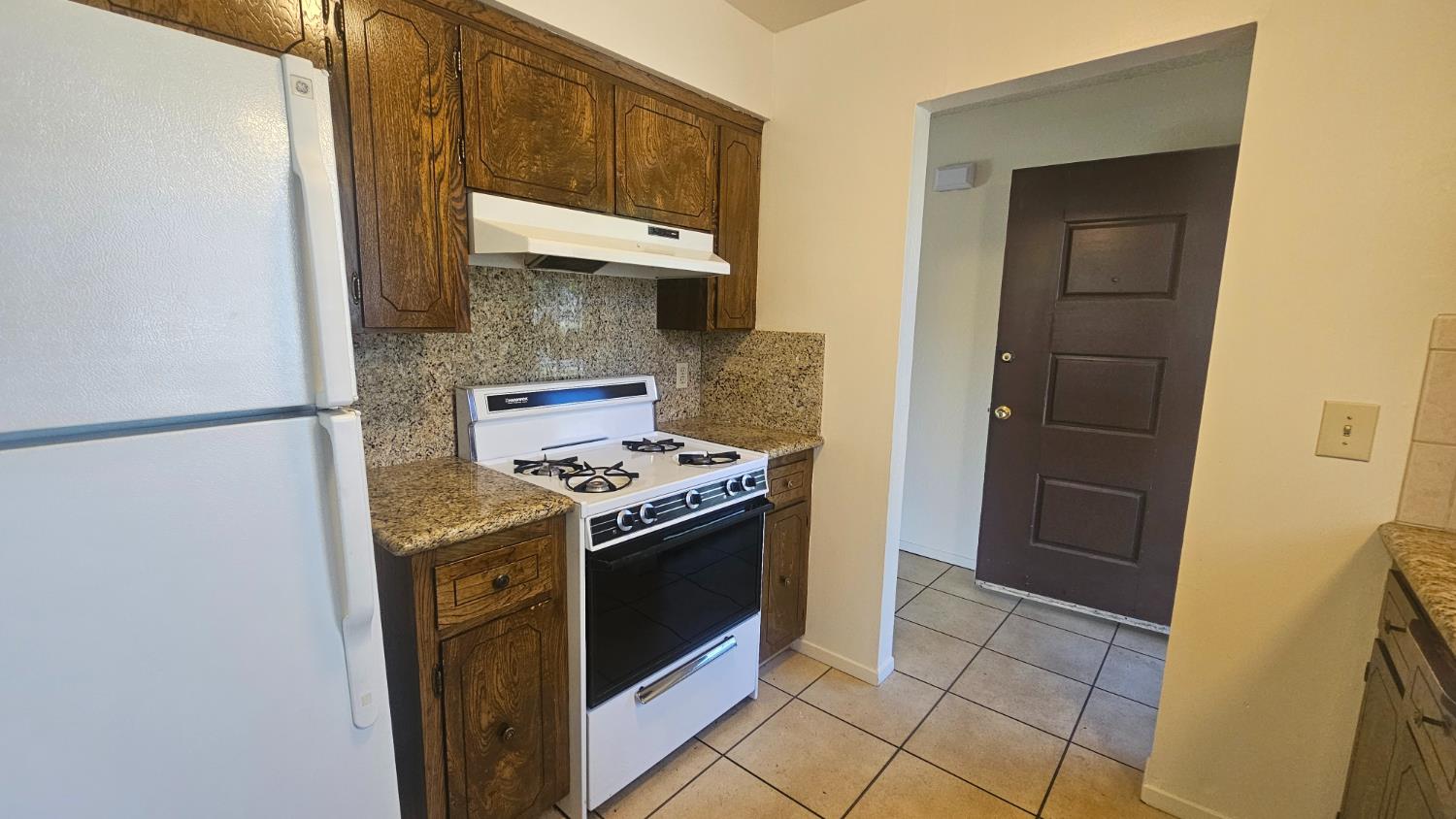 92 W Gettysburg Ave, Clovis, CA 93612