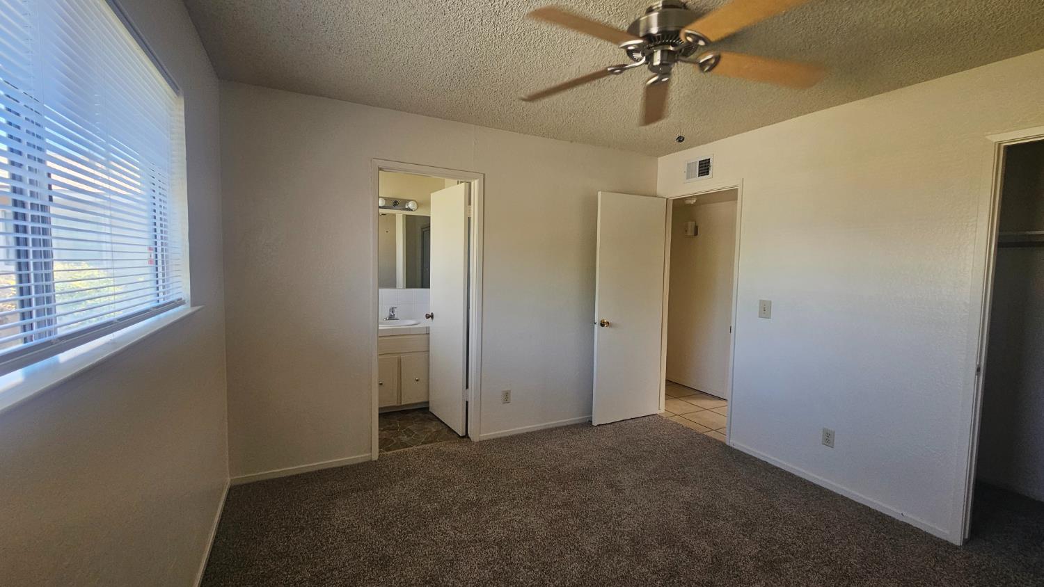 92 W Gettysburg Ave, Clovis, CA 93612