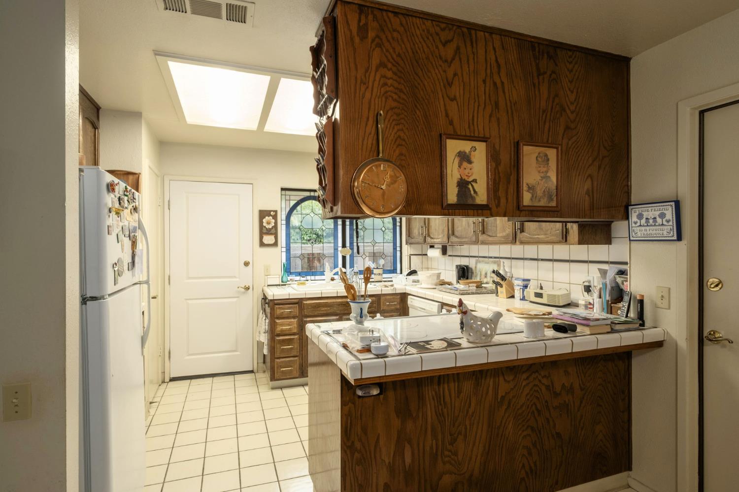 1049 W Sierra Ave, Fresno, CA 93711