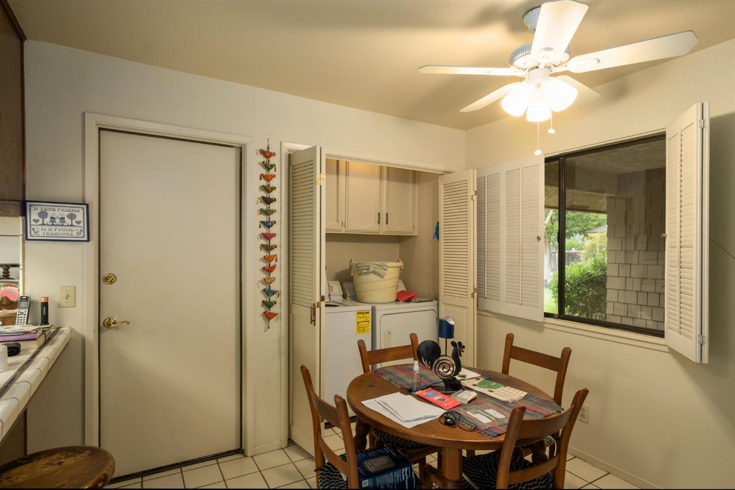 1049 W Sierra Ave, Fresno, CA 93711